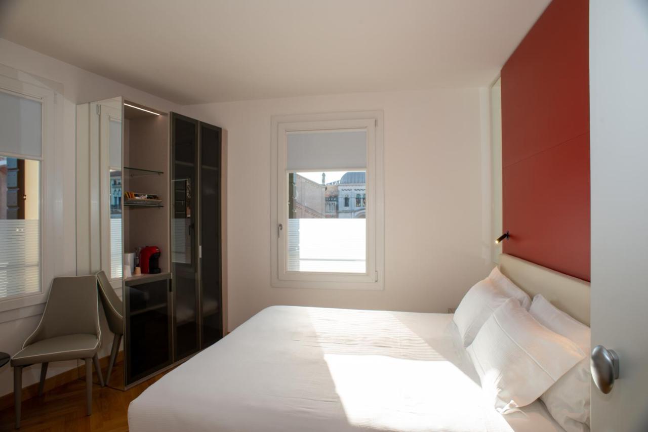 C20 Guest house
